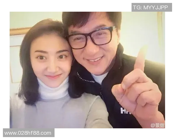 李知恩与足球明星亲密合影展现运动与音乐的完美结合 李知恩与足球明星亲密合影展现运动与音乐的完美结合